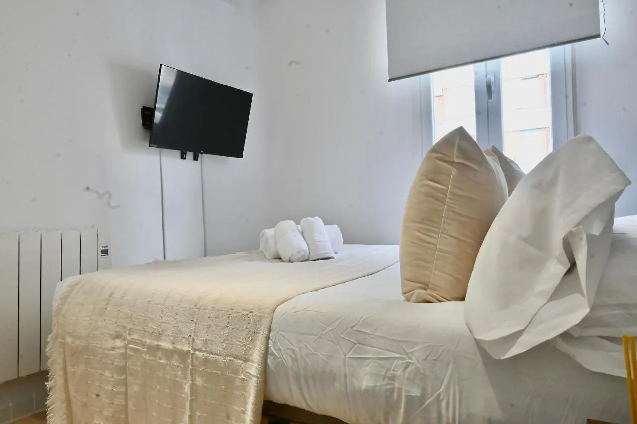 Moderno Apartamento Temporal De Dos Dormitorios En Avenida America Ctg101 Madrid