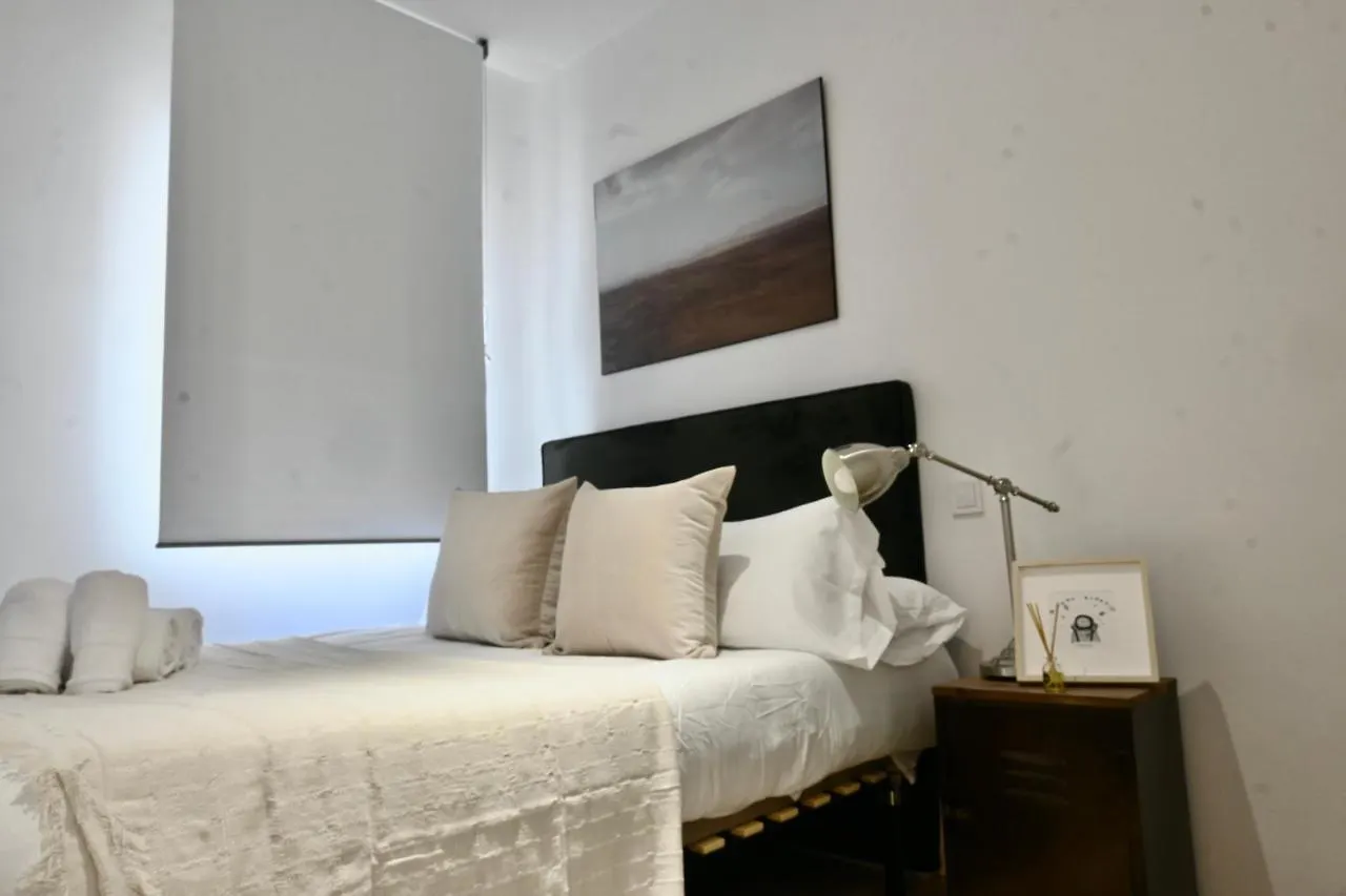 Moderno Apartamento Temporal De Dos Dormitorios En Avenida America Ctg101 Madrid España
