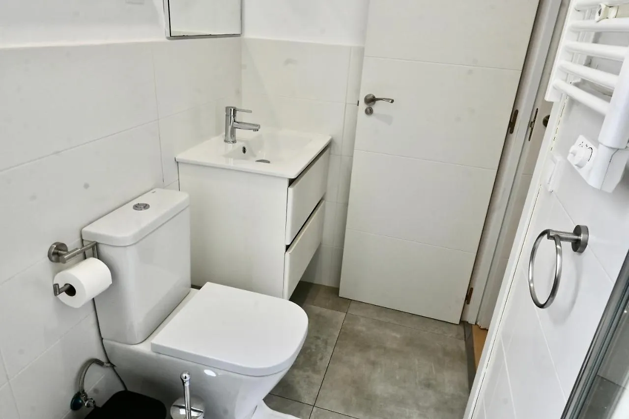 Moderno Apartamento Temporal De Dos Dormitorios En Avenida America Ctg101 Madrid