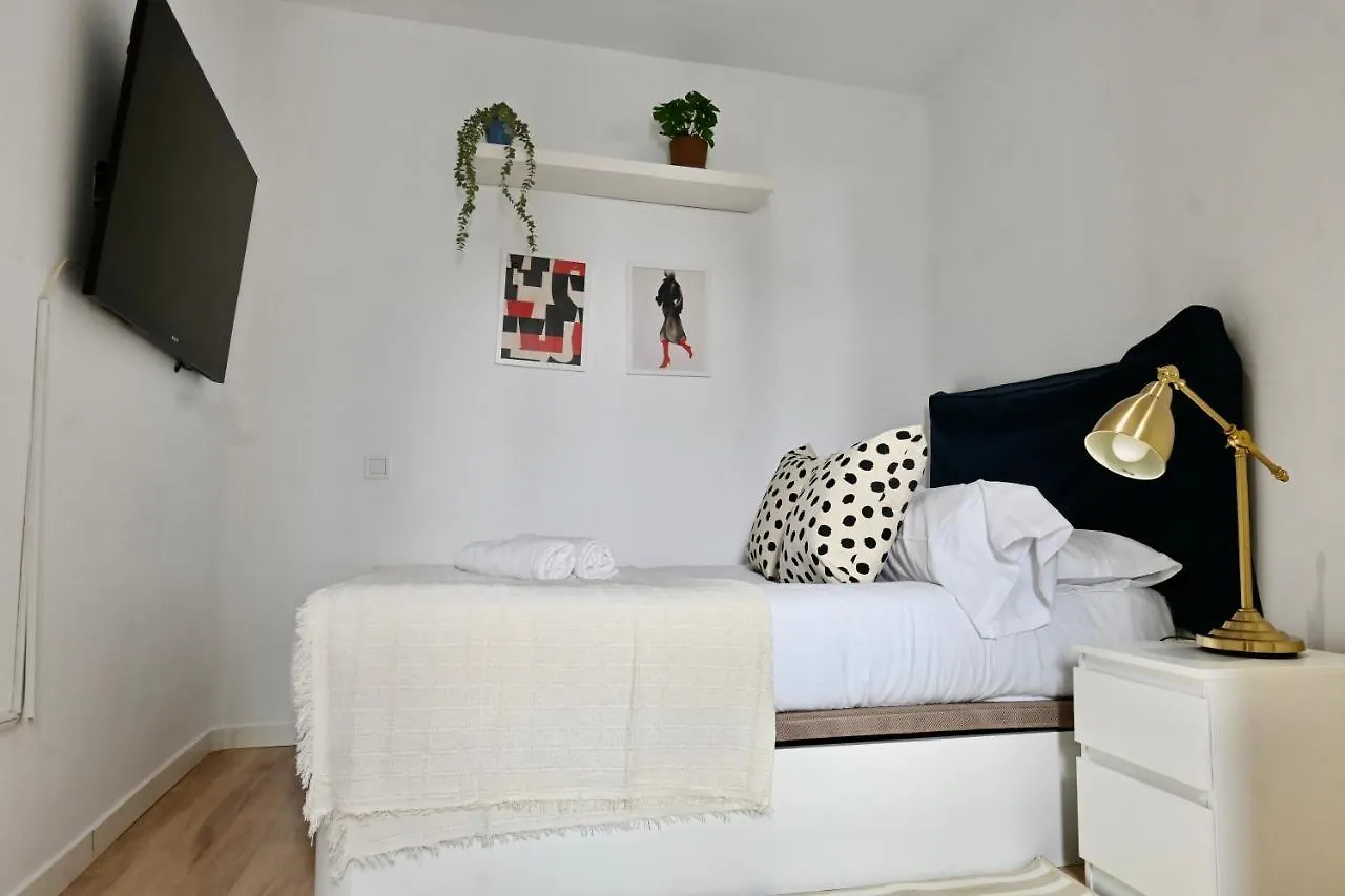 Moderno Apartamento Temporal De Dos Dormitorios En Avenida America Ctg101 Madrid